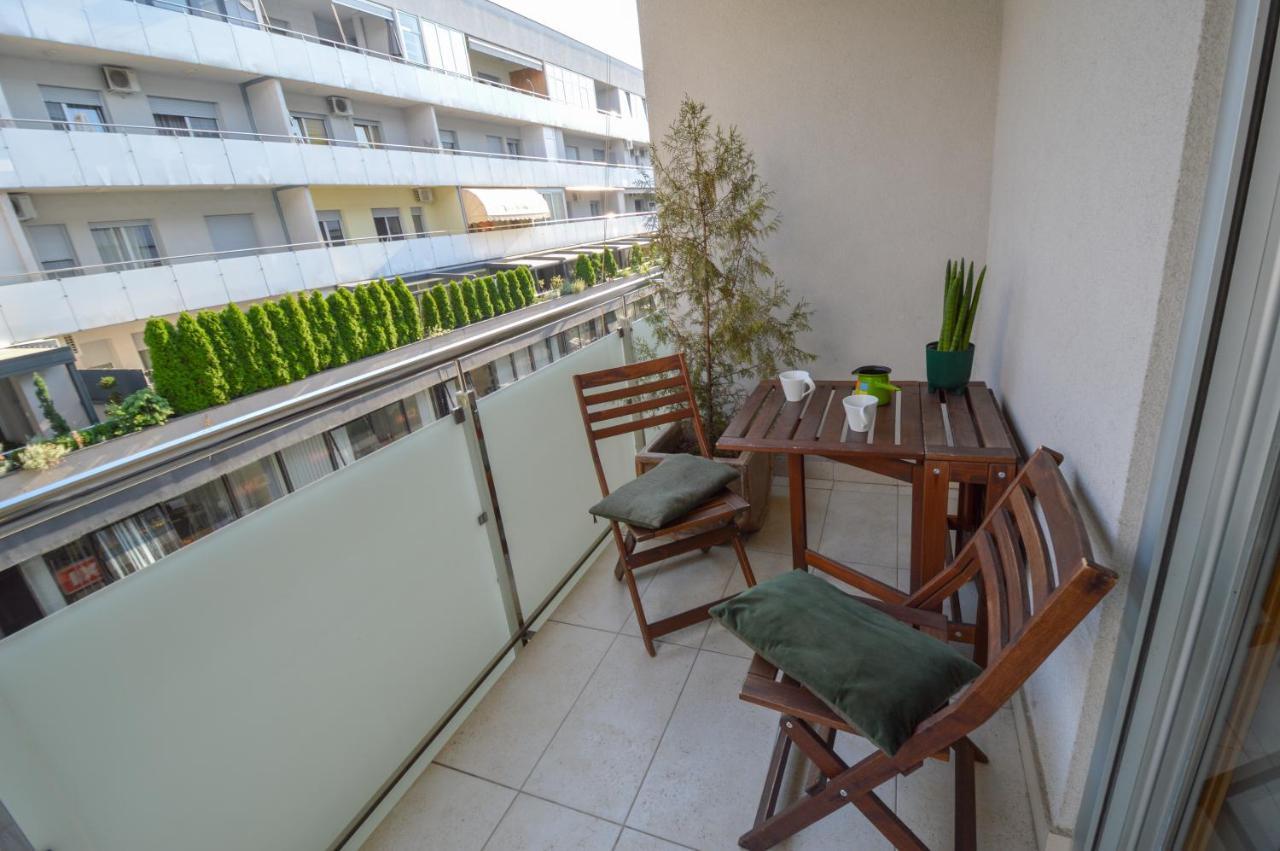 Spacious Studio Park City Novi Sad Exteriör bild